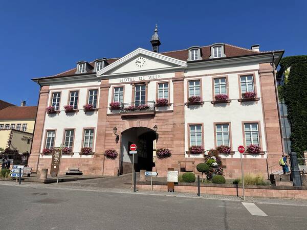 Das Rathaus von Riquewihr.
