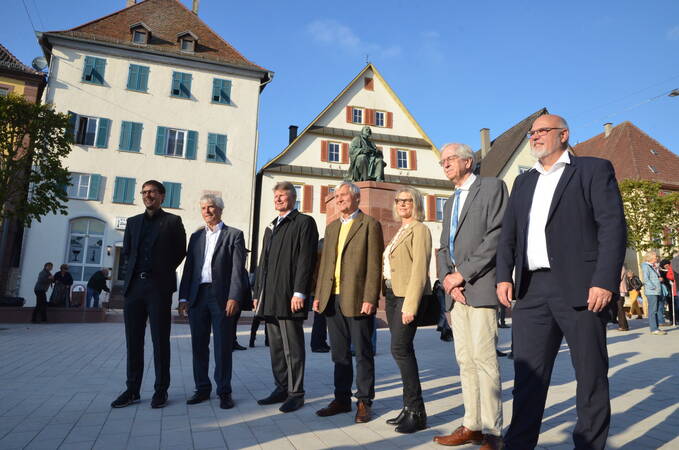 Ein Gruppenbild der Verantwortlichen und der Astronauten