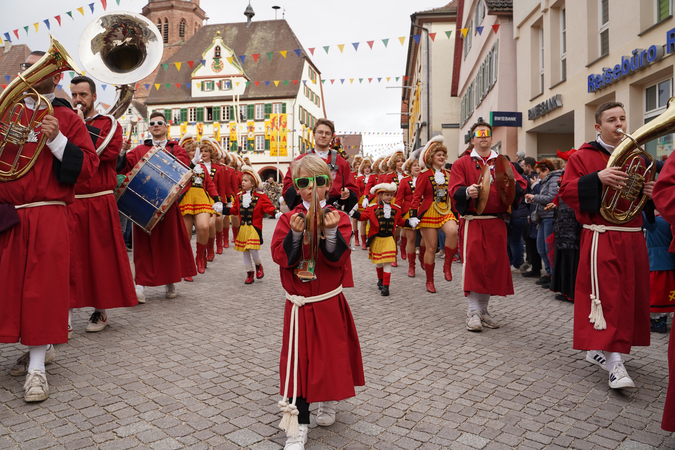 Augustiner Brass Band spielt am Narrensprung