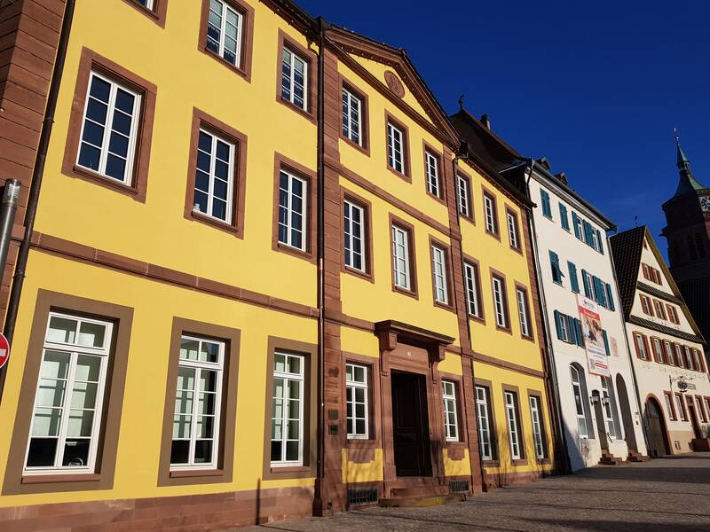 Ein Gebäude.