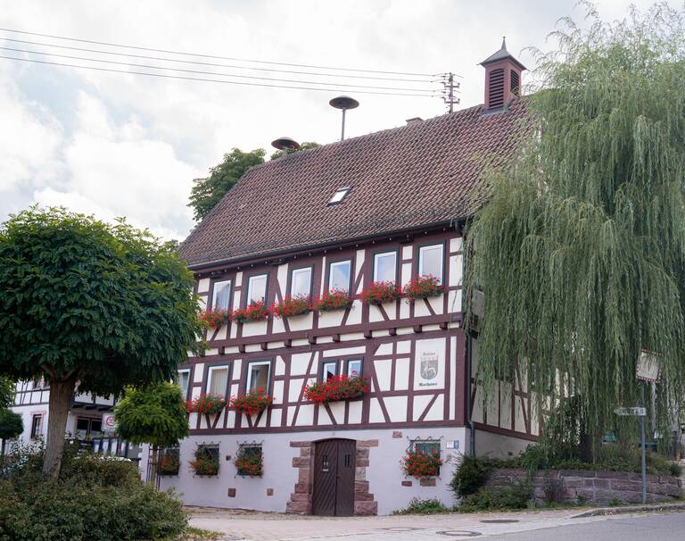 Ein Rathaus.