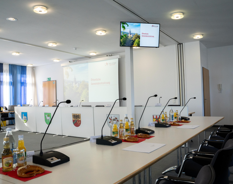 Die Gemeinderatssitzungen finden im Riquewihrsaal statt.