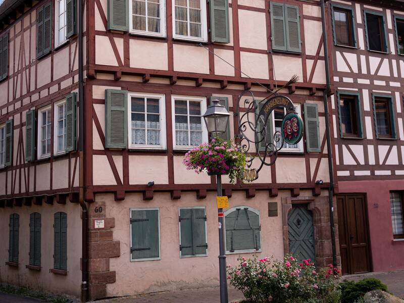 Ein altes Gebäude.
