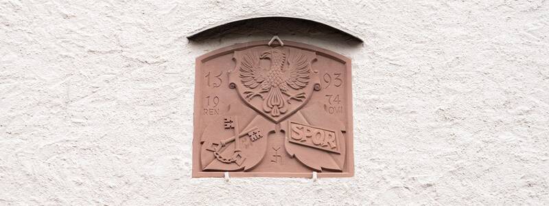 Ein Hauswappen.
