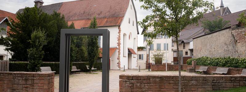 Blick auf das Klösterle vom Parkplatz aus