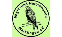 In der Mitte des Logos der Vogel- und Naturfreunde befindet sich ein Vogel.